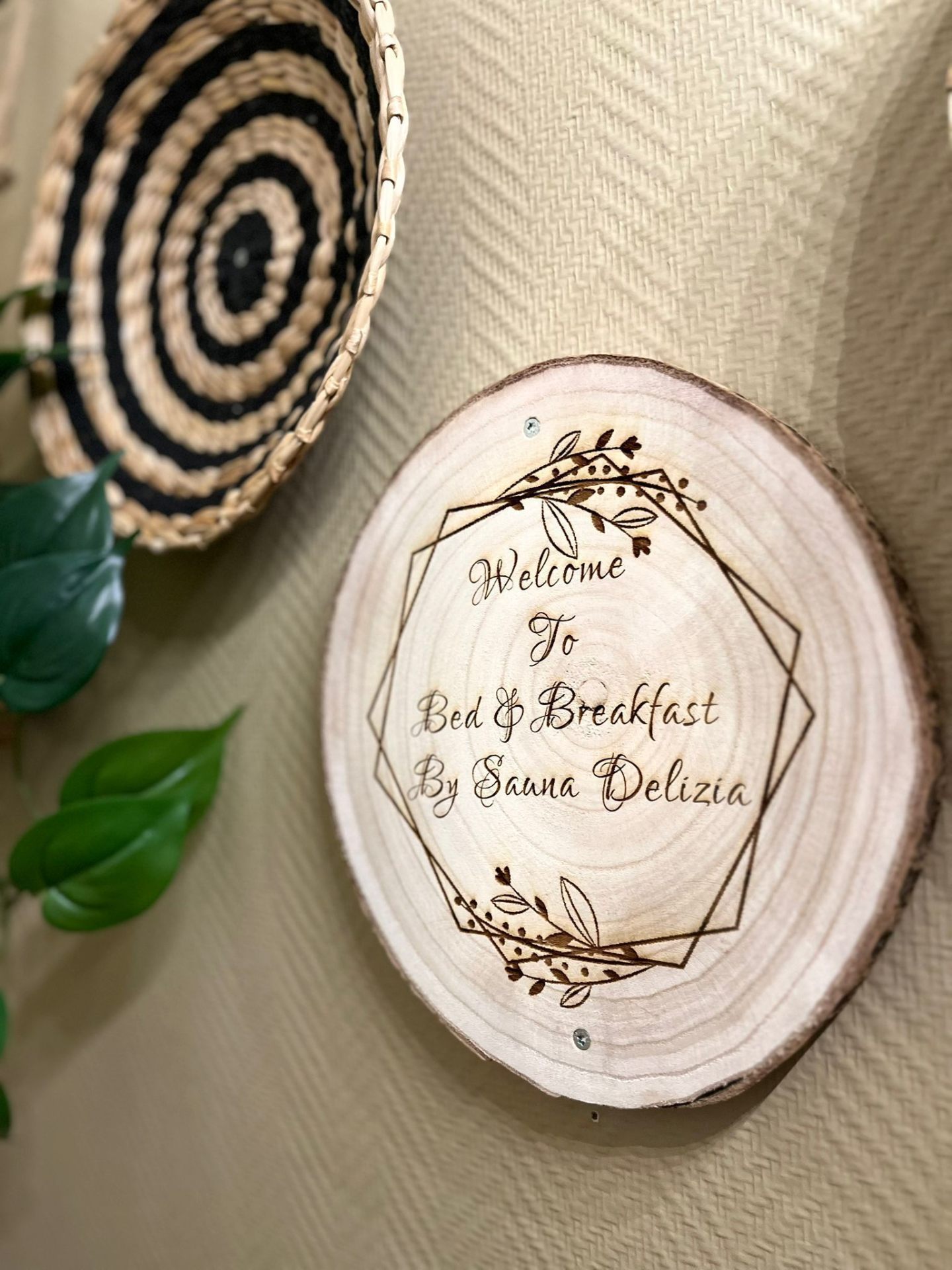 B&B welkomstbord - Handgemaakt houten bord Sauna Delizia